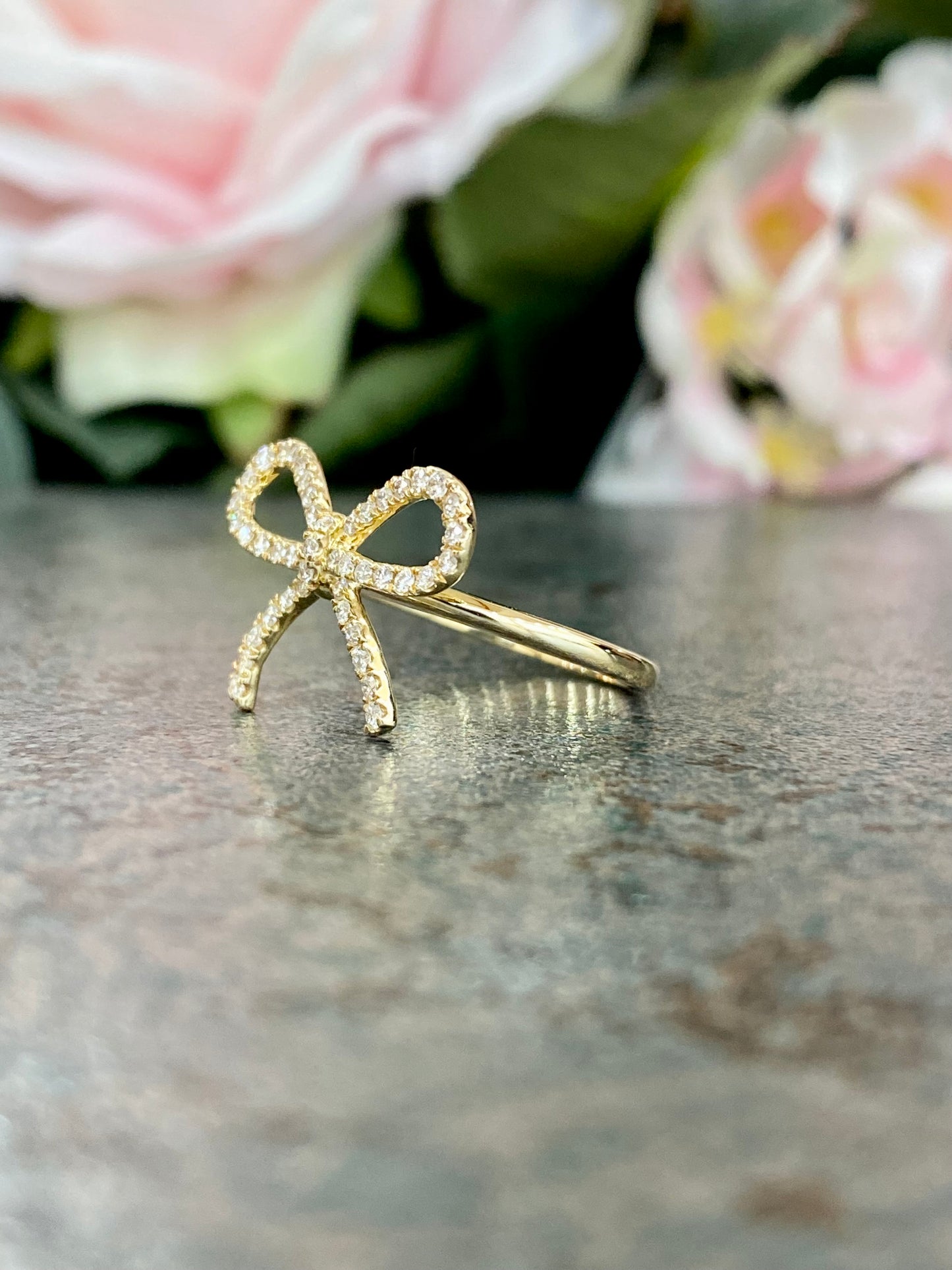 14KT .33ct Bow Diamond Ring