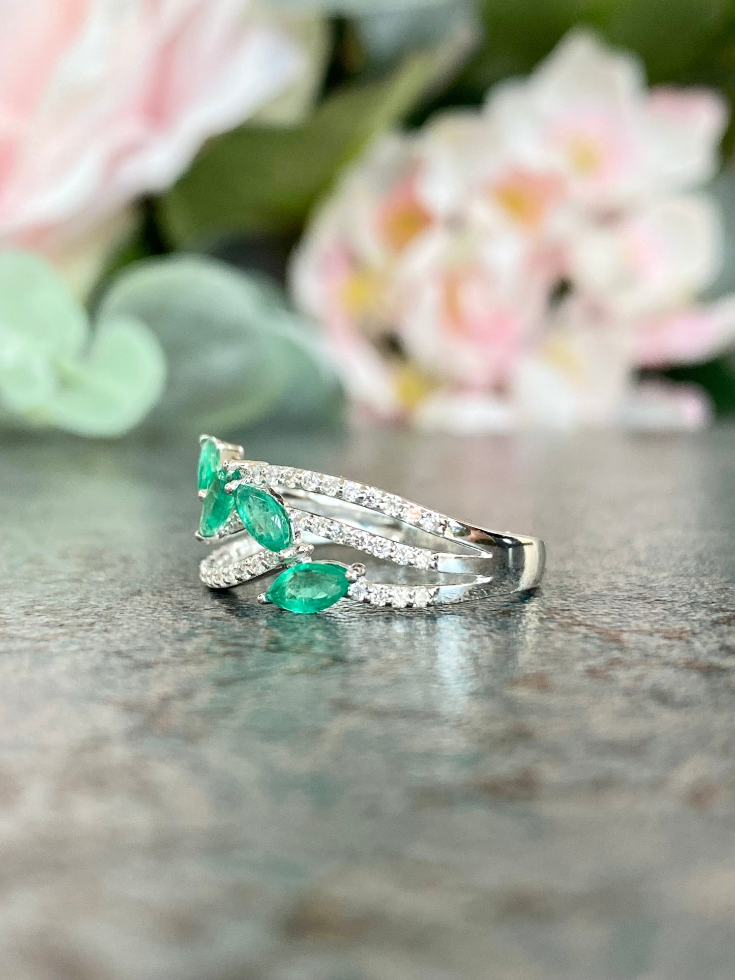 10KT .30ct Diamond and Emerald Gemstone Ring