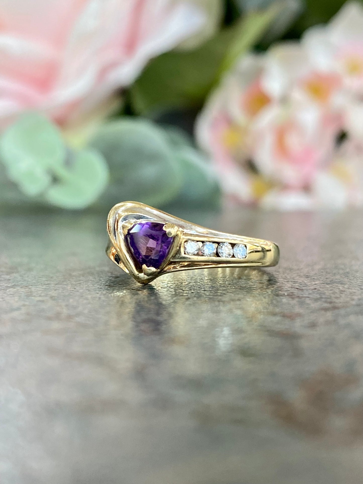 10KT .10ct Diamond and Amethyst Gemstone Ring