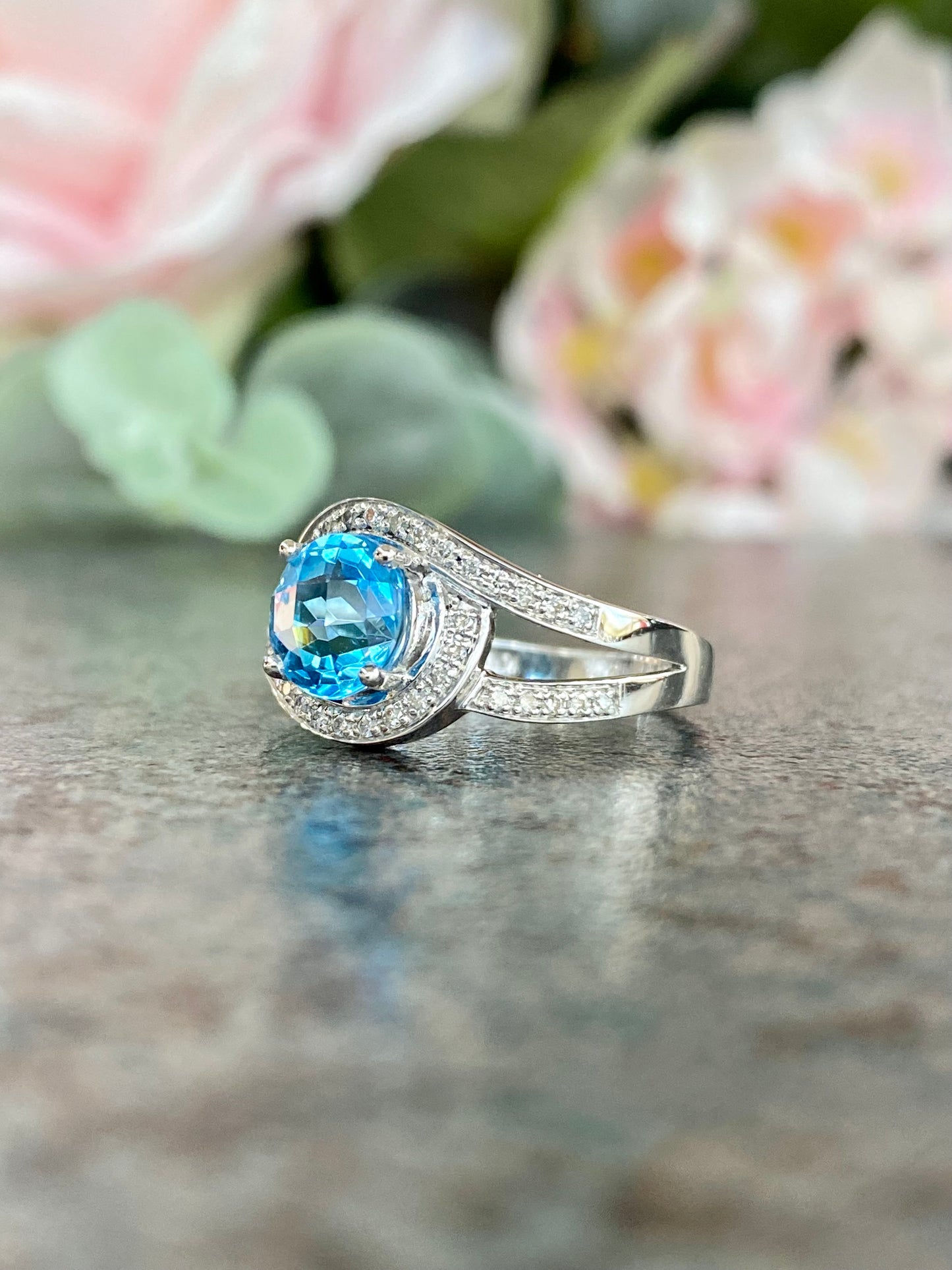 10KT .20ct Diamond and Blue Topaz Gemstone Ring