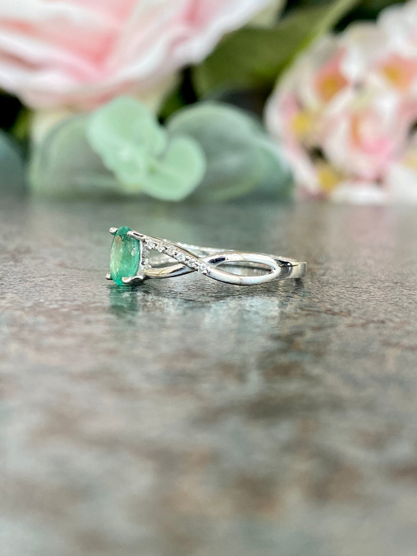 10KT .05ct Diamond and Emerald Gemstone Ring