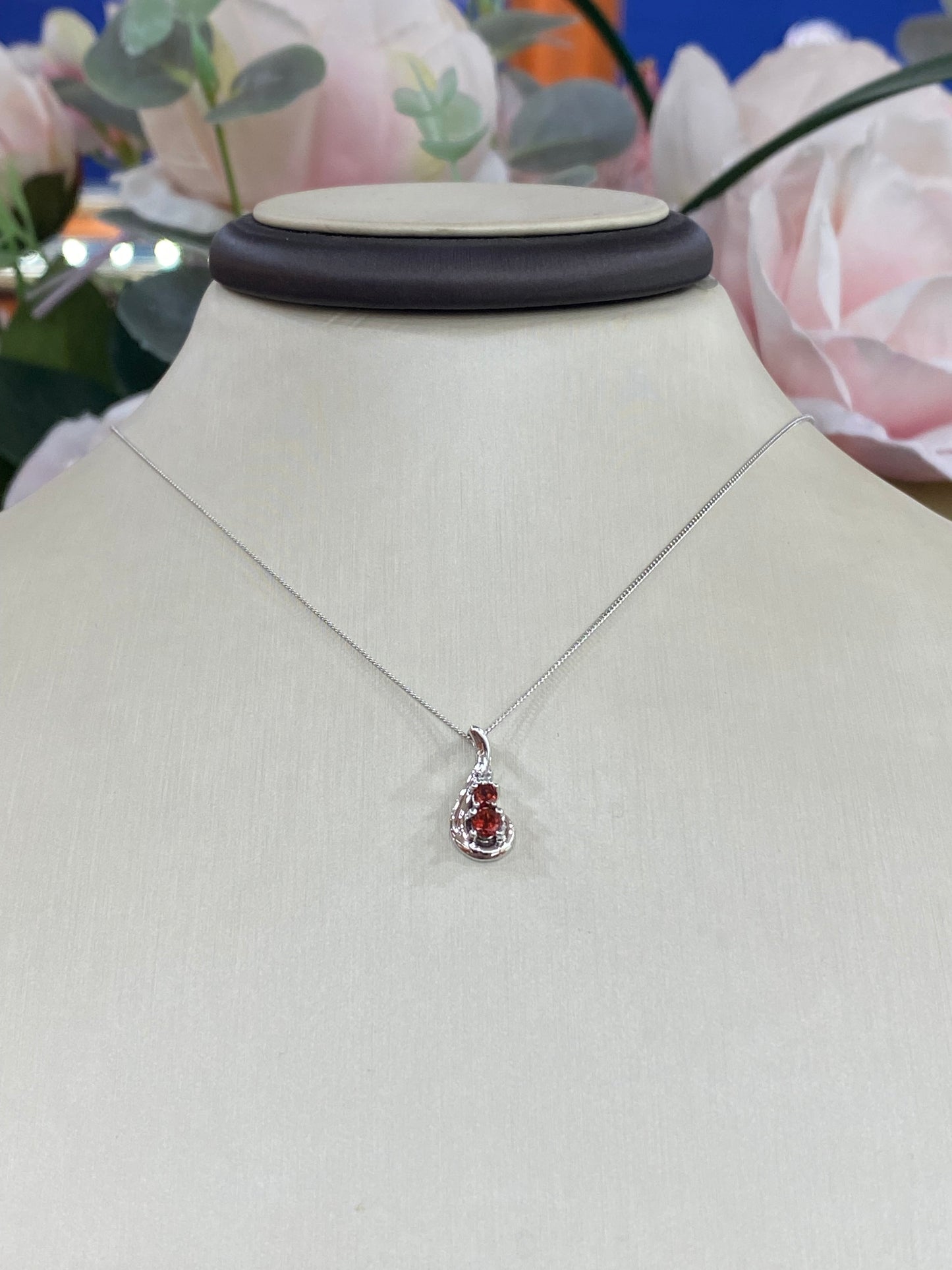 10KT .01ct Canadian Diamond and Garnet Gemstone Necklace