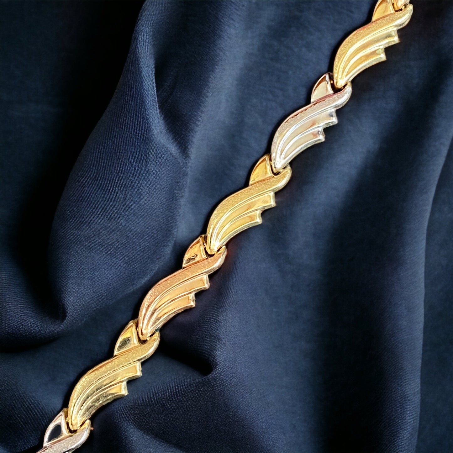 10KT Tri-Gold Ladies Bracelet