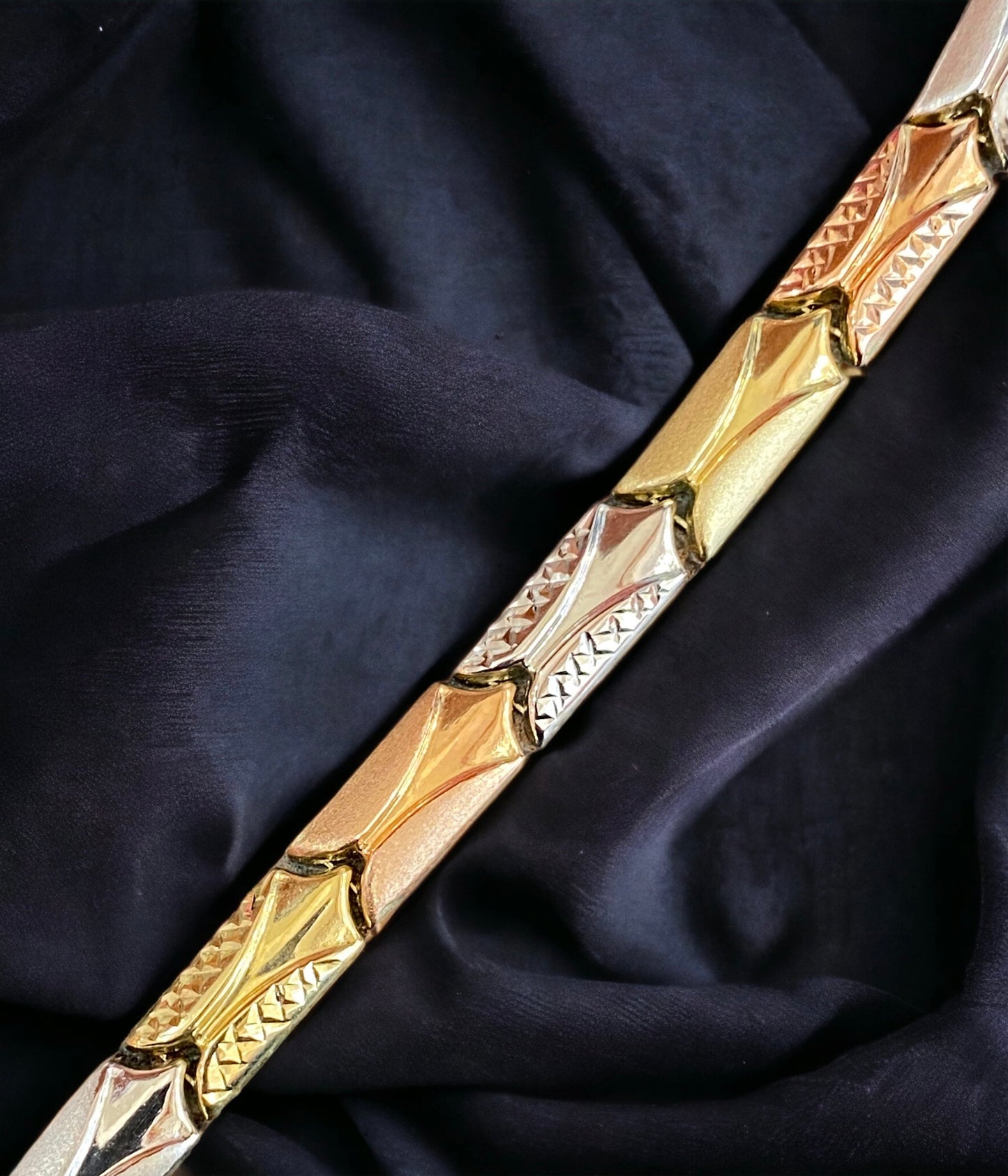 10KT Tri-Gold Ladies Bracelet