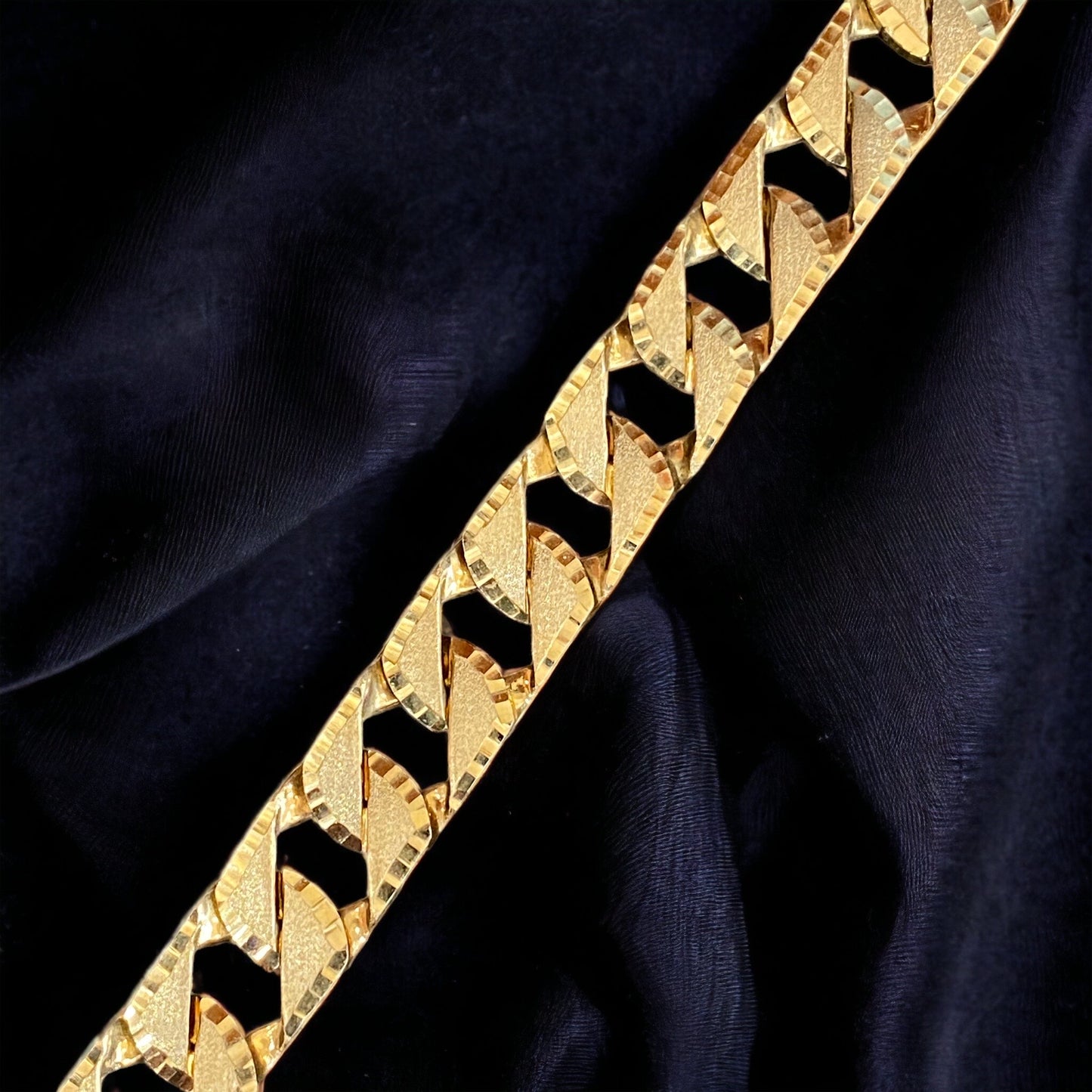 10KT Men's Diamond-Cut Bracelet