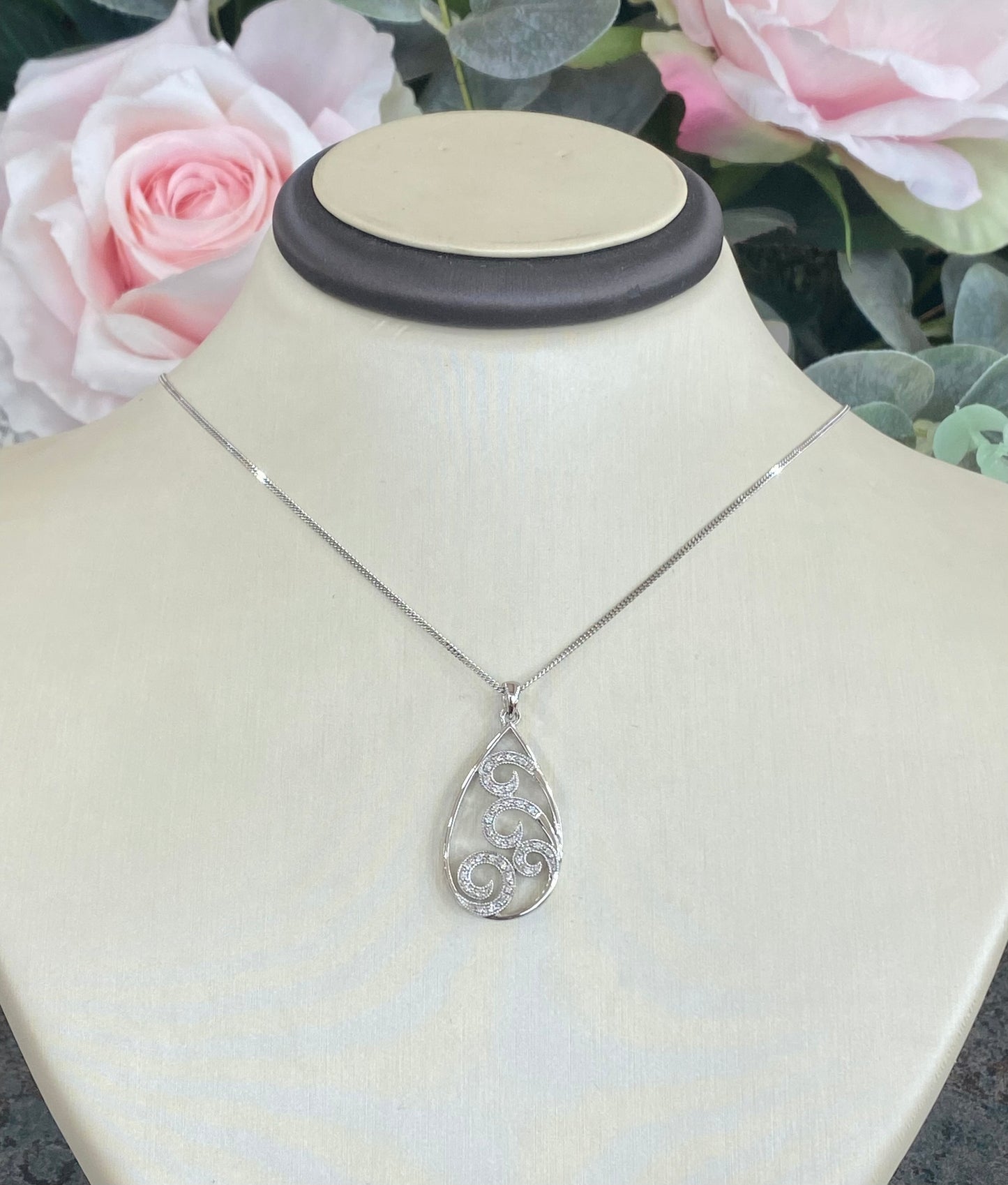 10KT White Gold .12ct Diamond Necklace