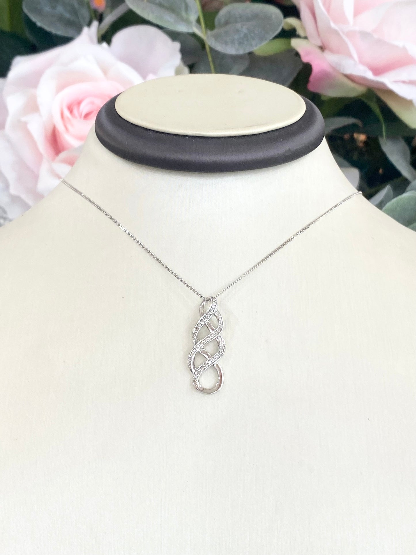 10KT White Gold .12ct Diamond Necklace