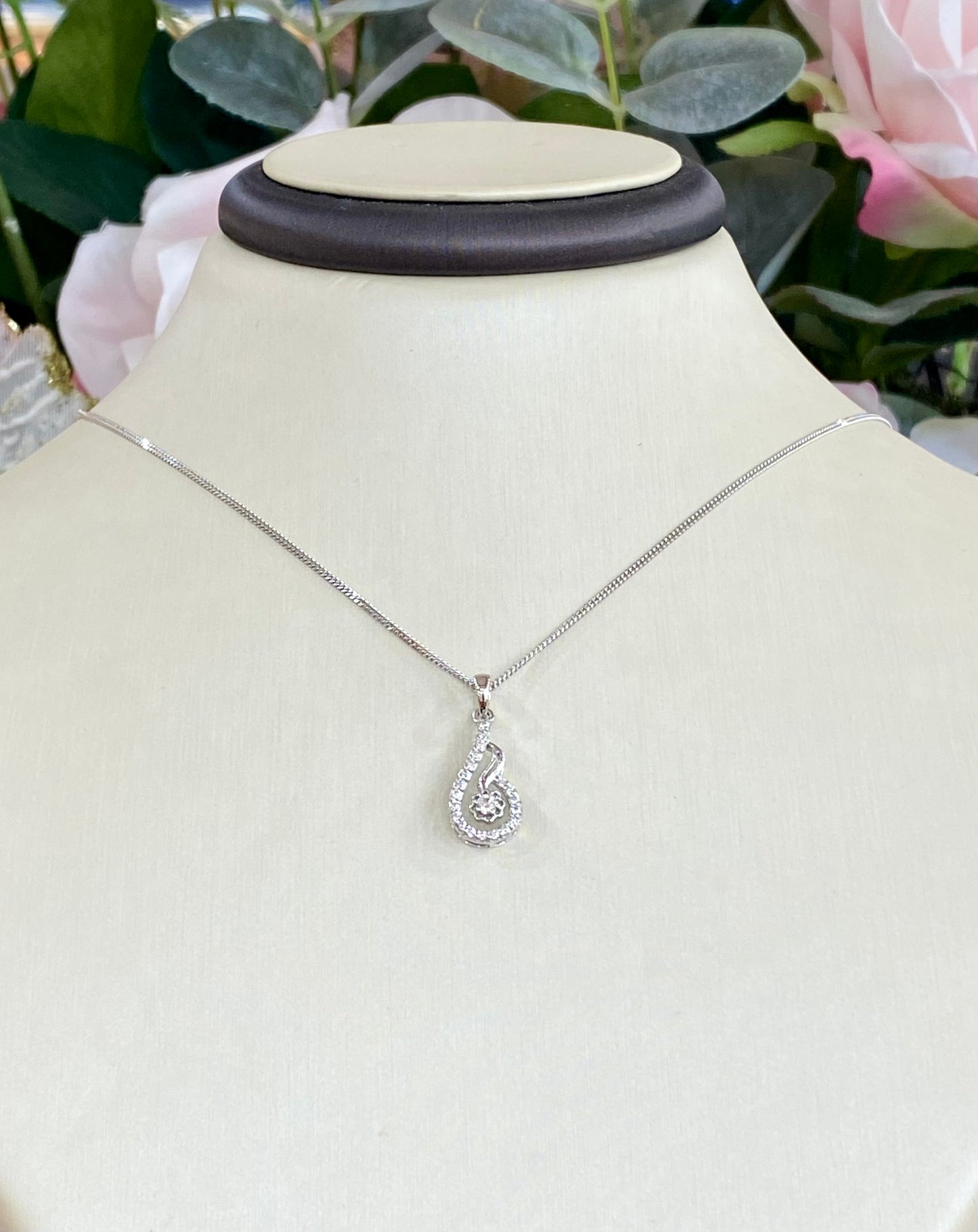 14KT Cluster .34ct Diamond Pendant