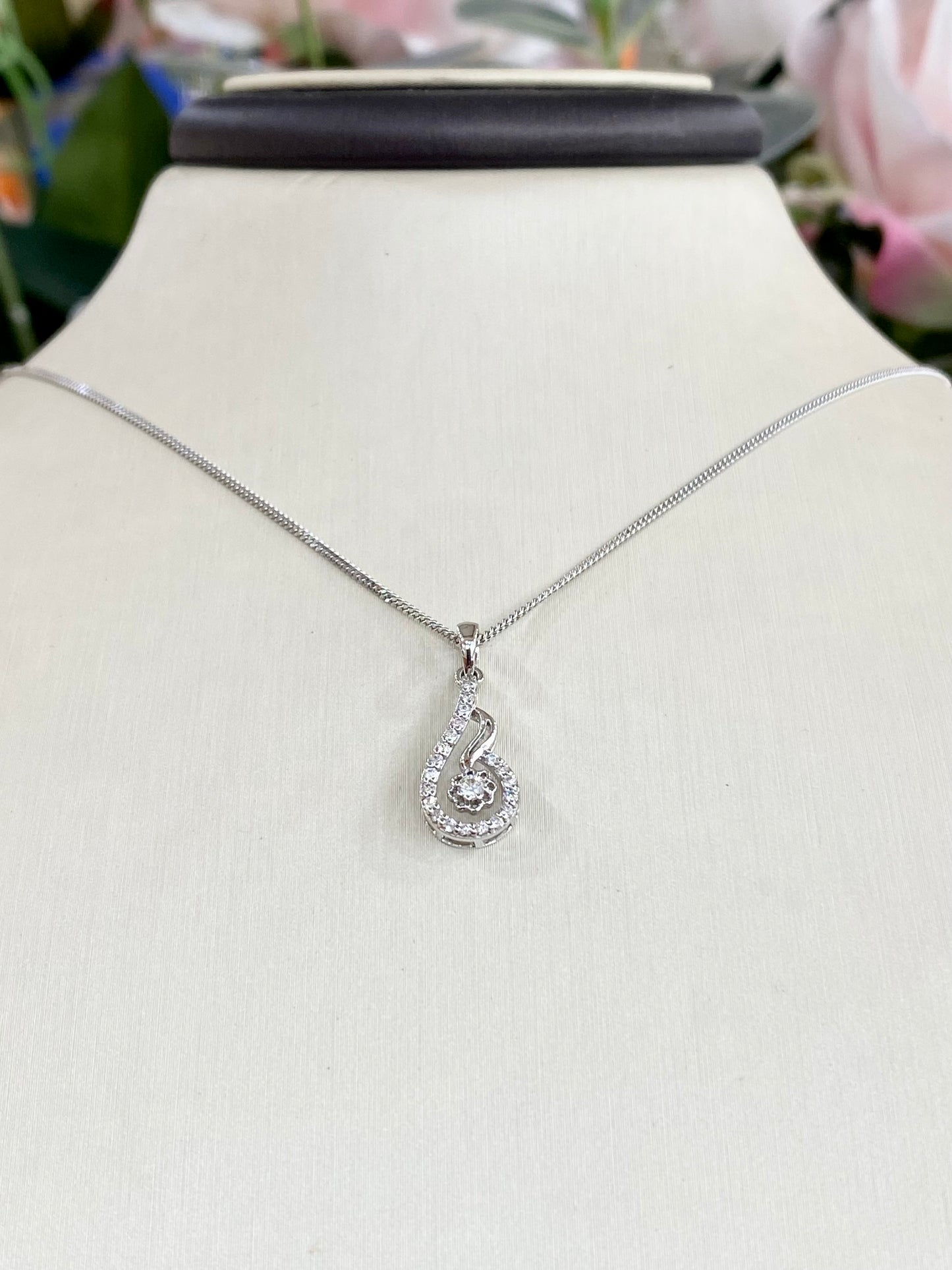 10KT White Gold .04ct Diamond Necklace