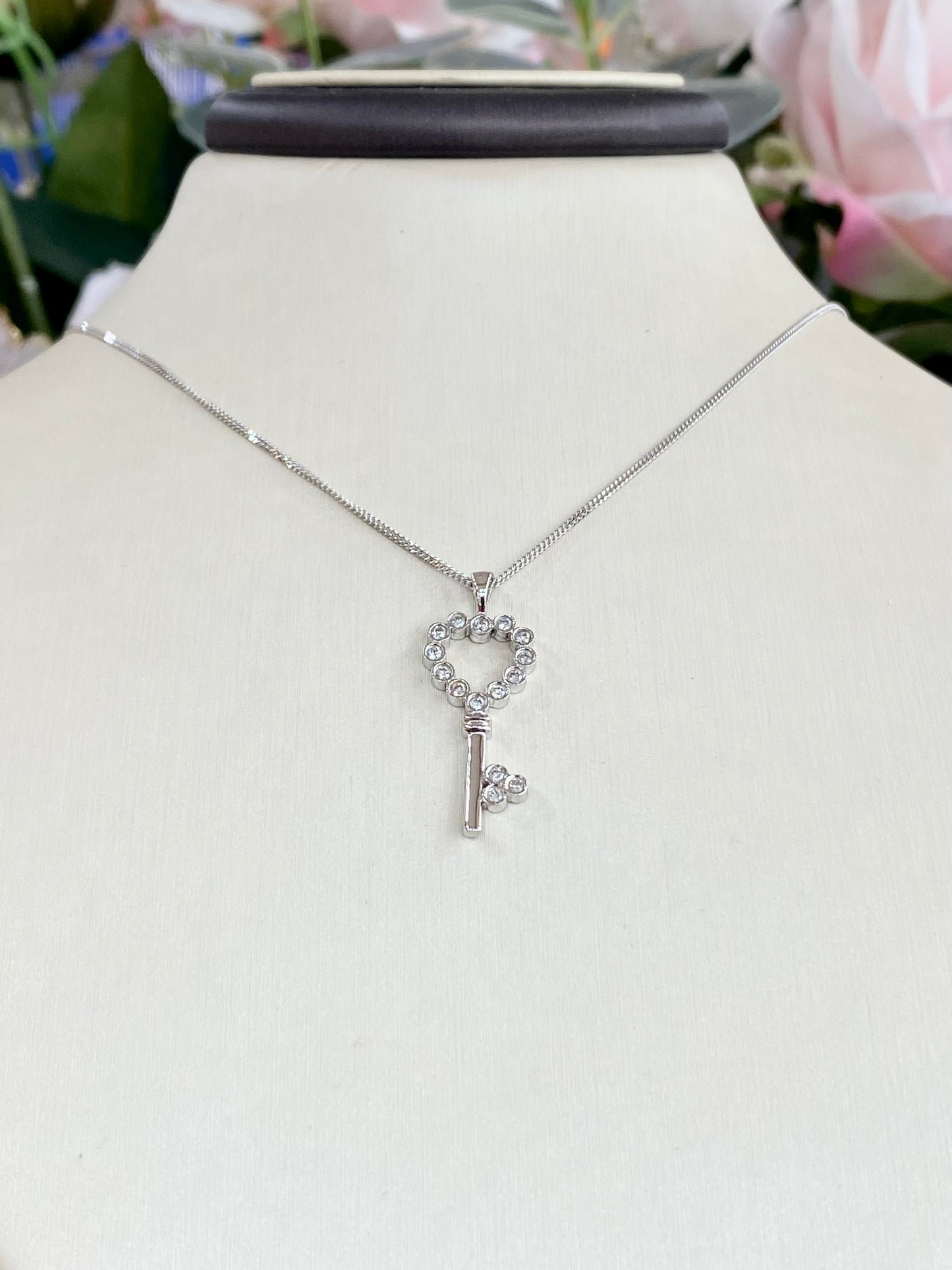 10KT Key .19ct Diamond Necklace