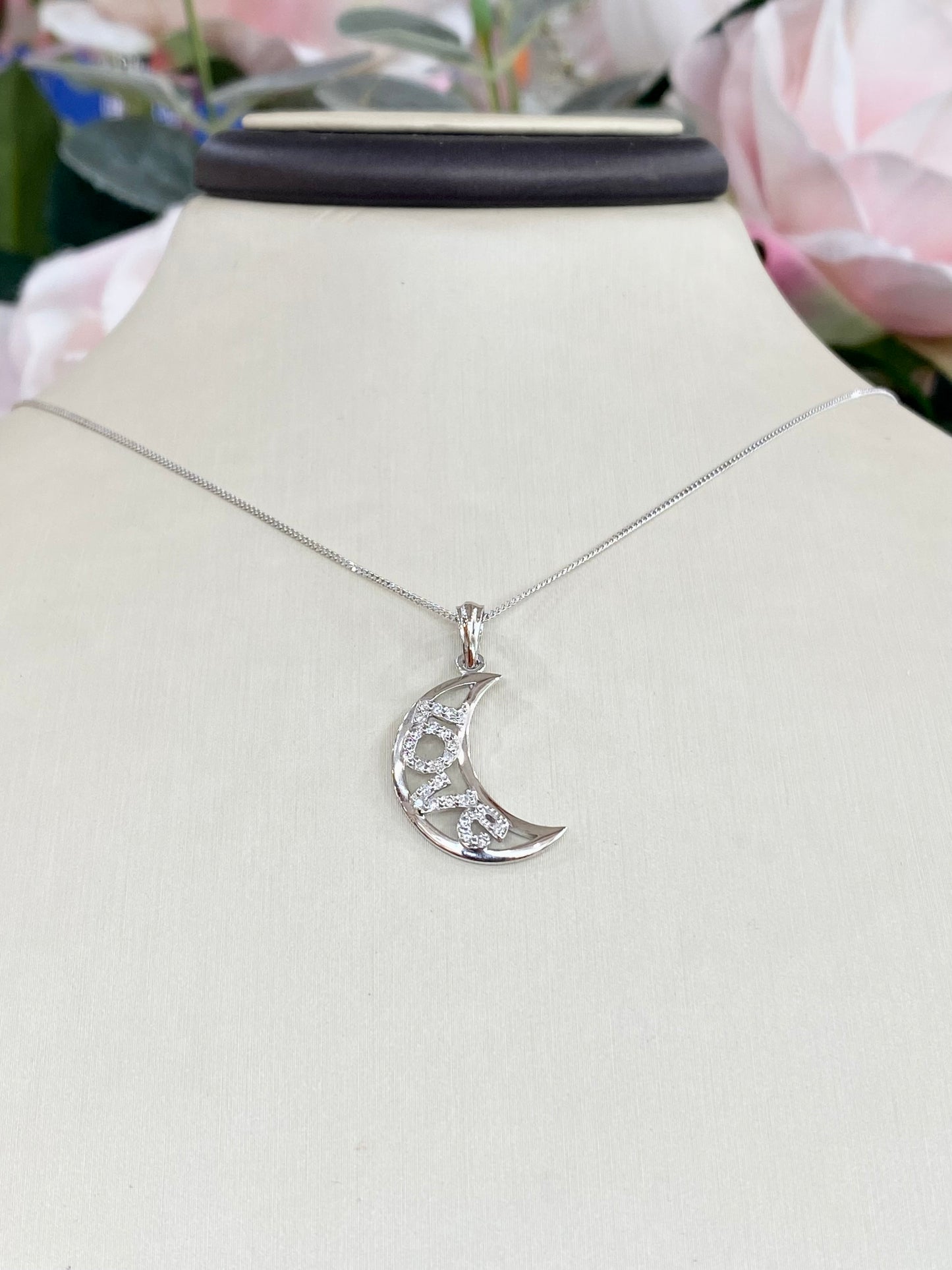 10KT "Moon" .16ct Diamond Necklace