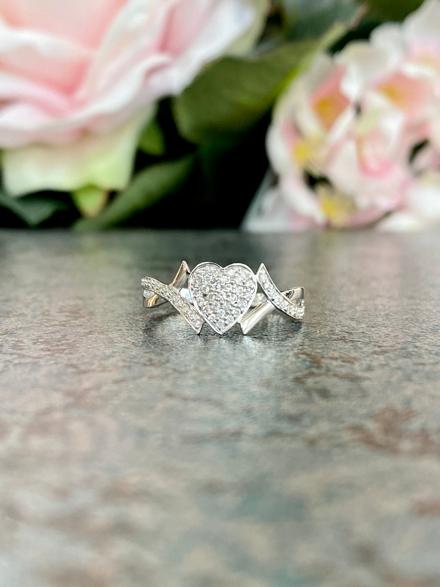 10KT .20ct Ladies Heart Diamond Ring