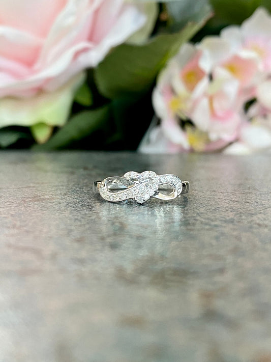 10KT .15ct Hear & Infinity Diamond Ring