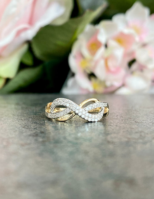 10KT .30ct Diamond Infinity Ring