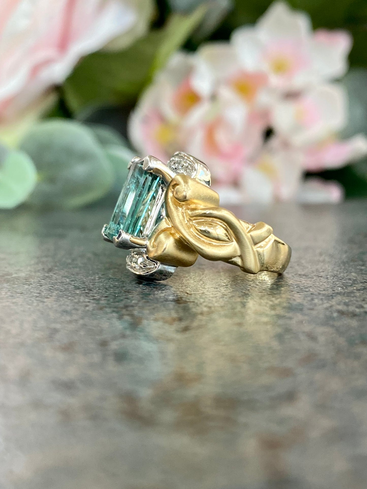 14KT .06ct Diamond and Green Sapphire Gemstone Ring