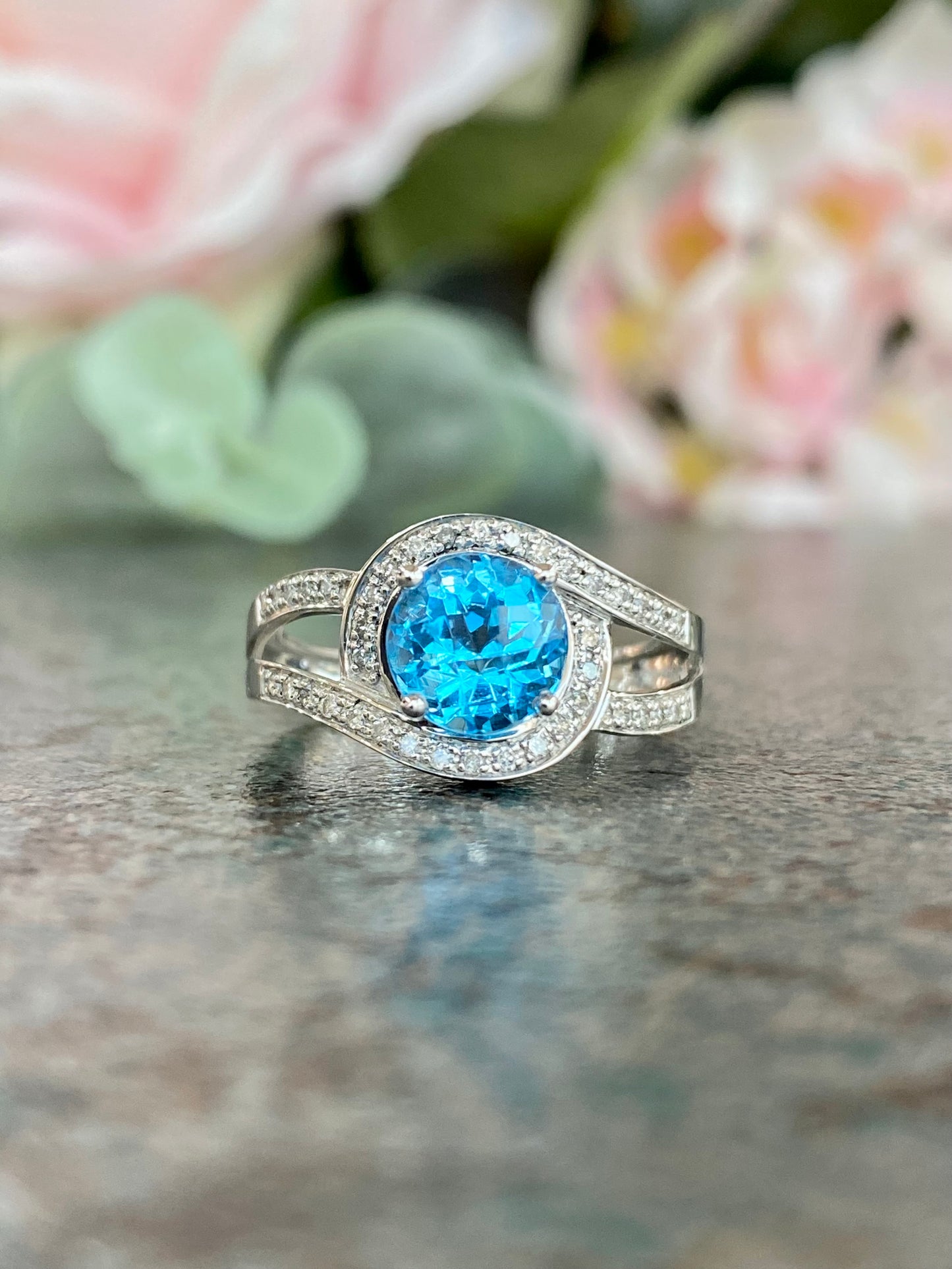 10KT .20ct Diamond and Blue Topaz Gemstone Ring