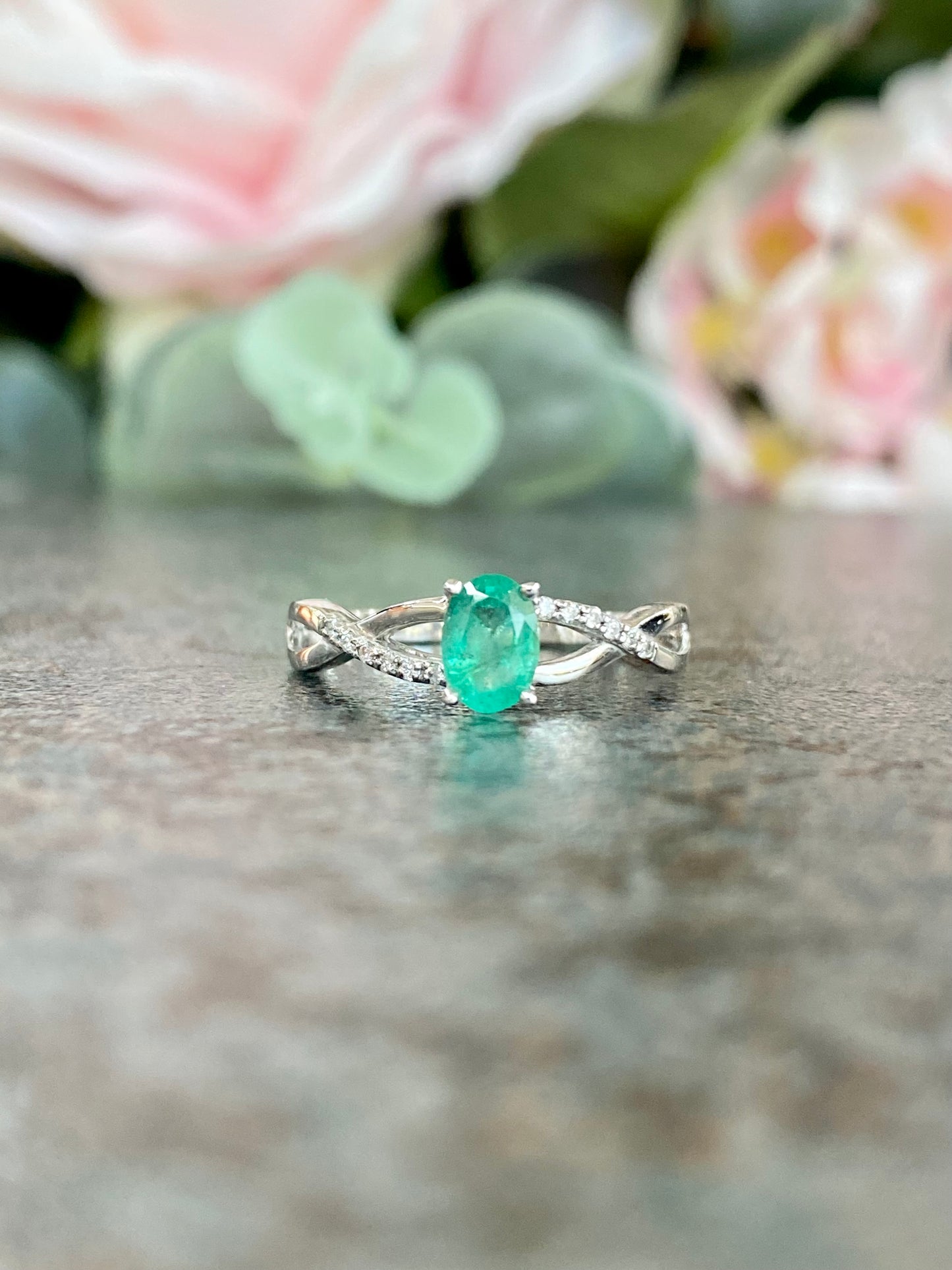 10KT .05ct Diamond and Emerald Gemstone Ring