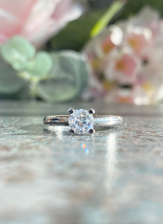 10KT Ladies Gold and CZ Ring