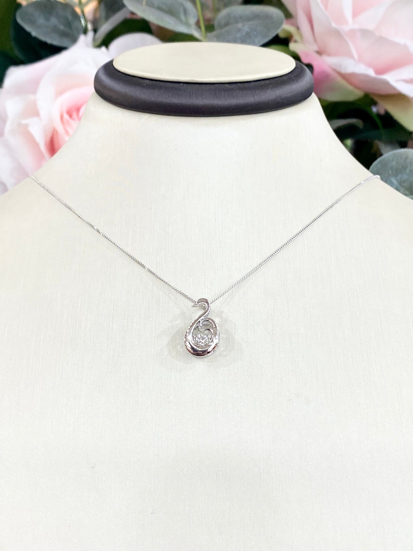 Love in Motion .10ct Canadian Diamond Necklace