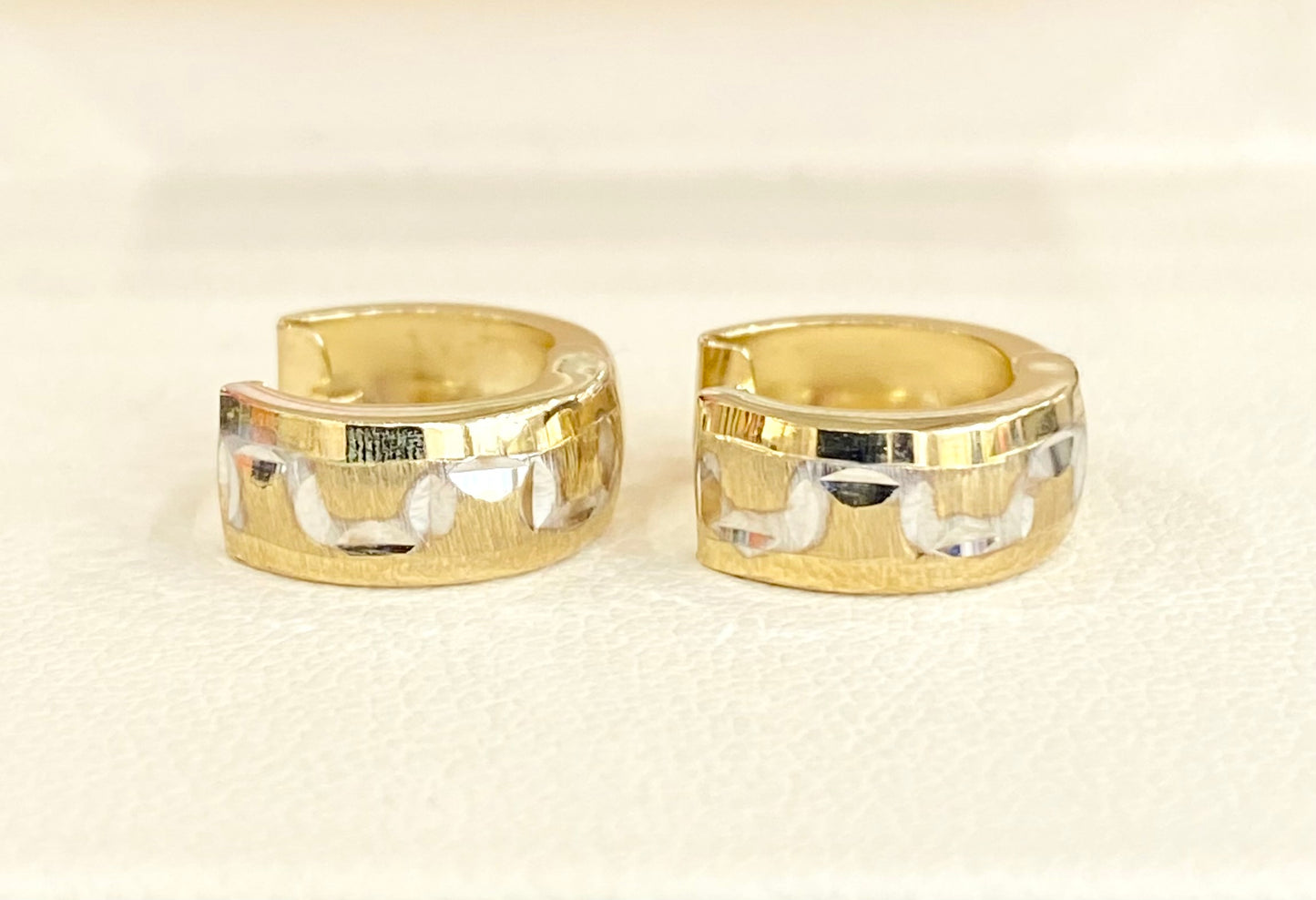 10KT Hoop Earring