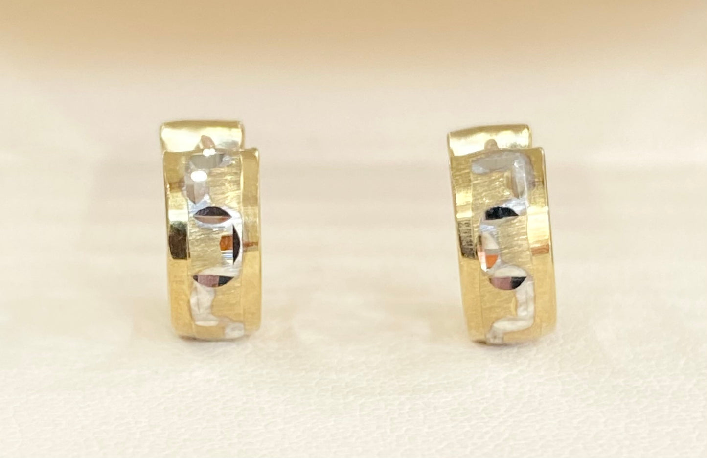 10KT Hoop Earring