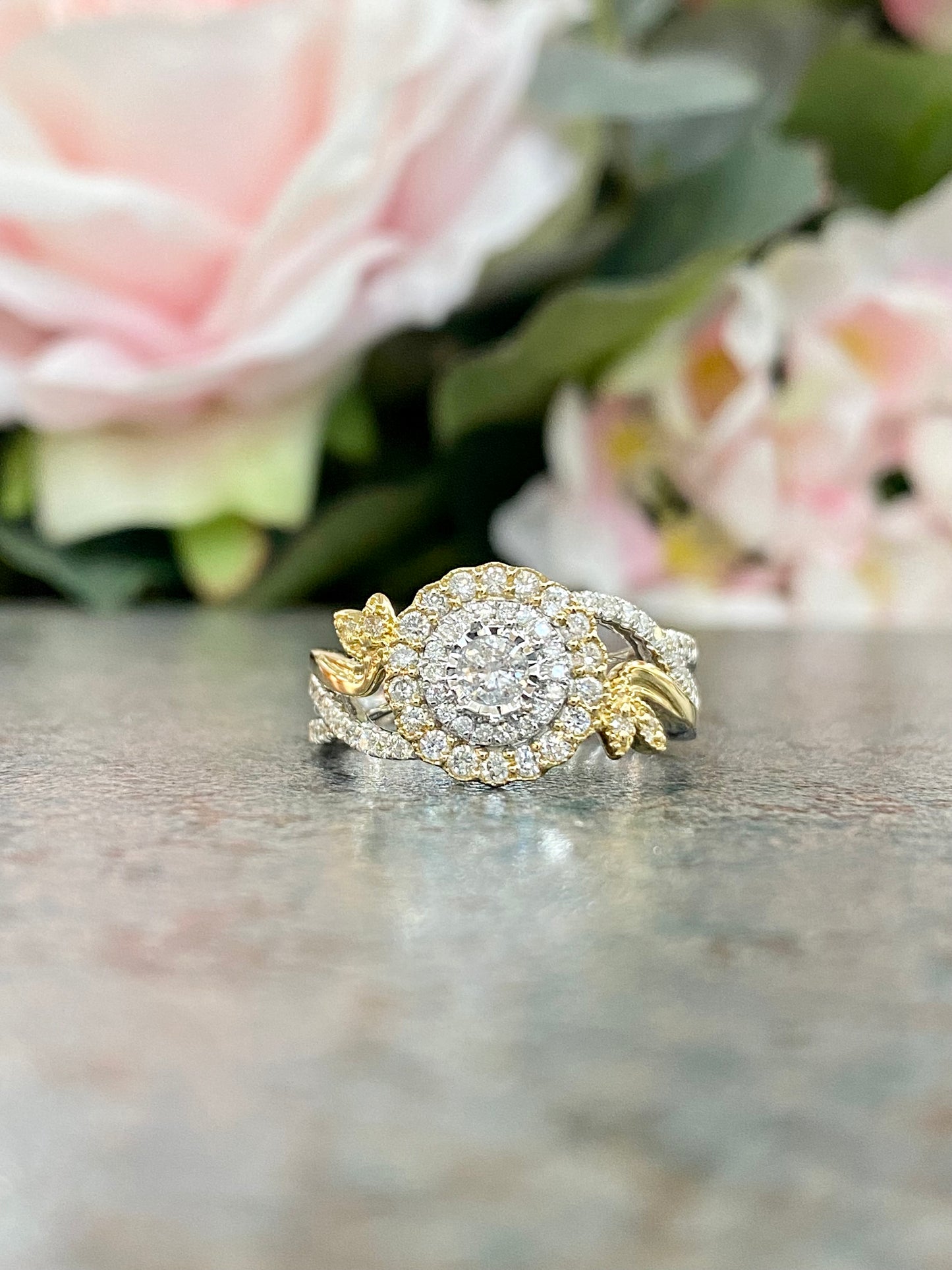 14KT .69ct Ladies Diamond Ring