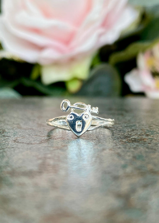 Silver Lock & Key Ladies Ring